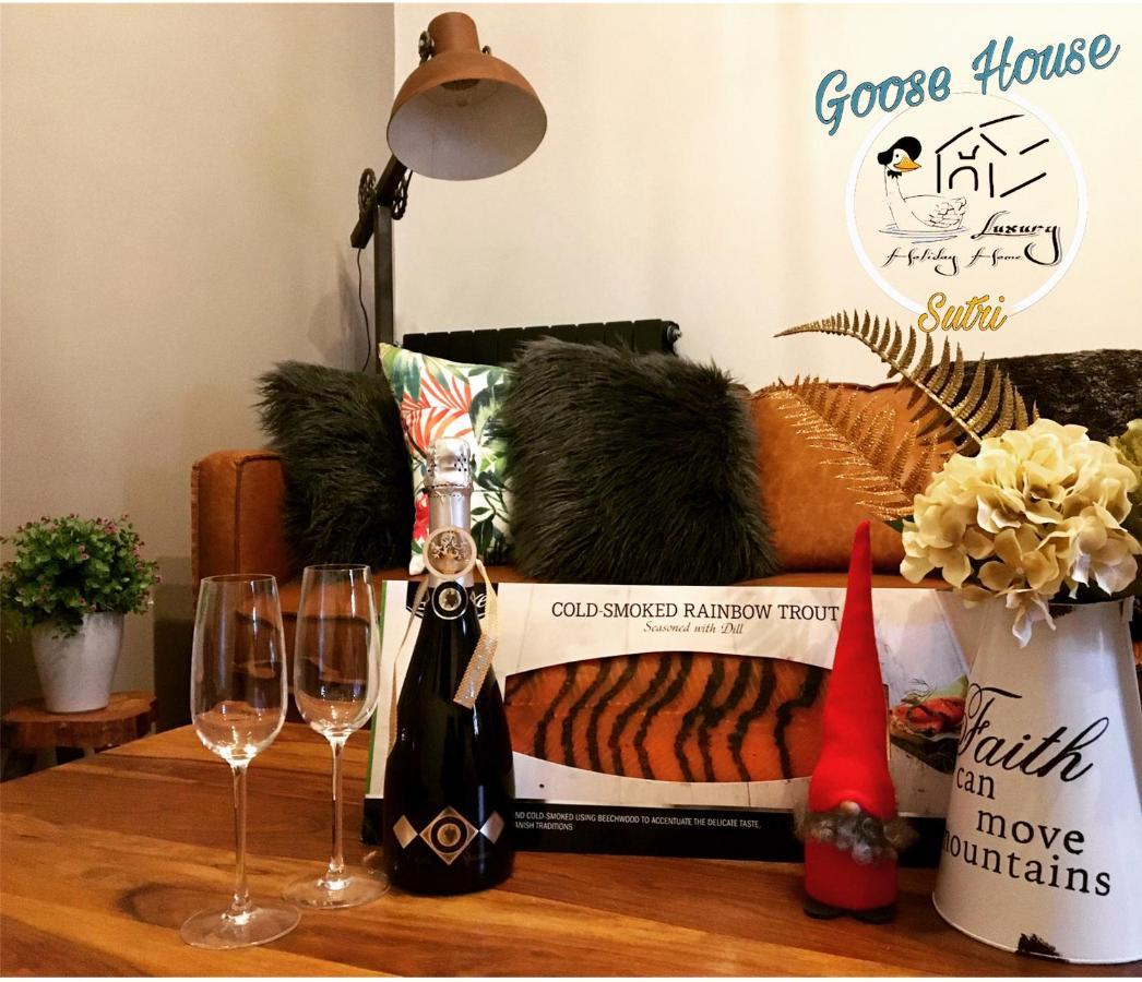 Goose House Luxury Holiday Home 苏特里 外观 照片