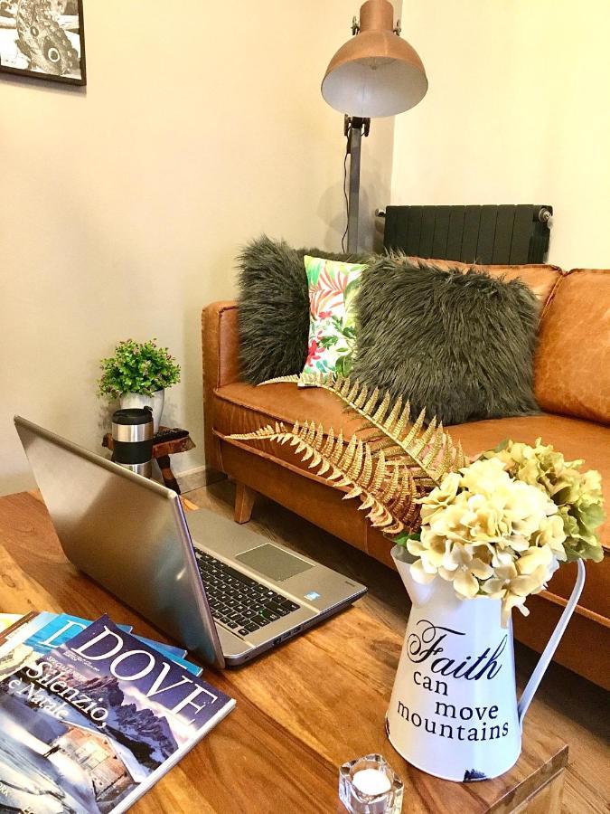 Goose House Luxury Holiday Home 苏特里 外观 照片